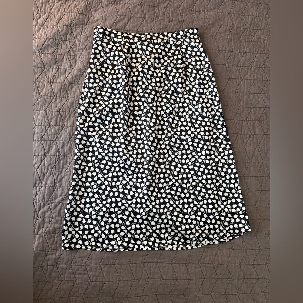NWT West of Melrose Black and White Floral midi skirt size small